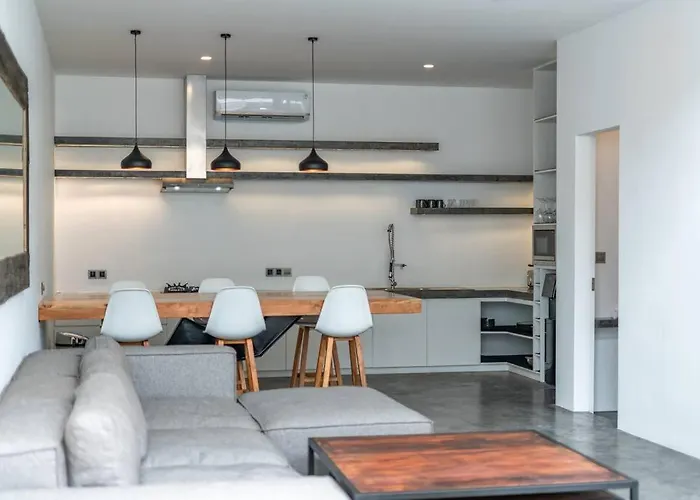 Loft Ludo 10 - Minimalist 1-bdr Luxury Loft In Great Location! Villa Canggu